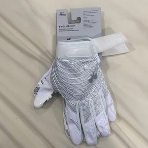 Brand new under armour recieving gloves